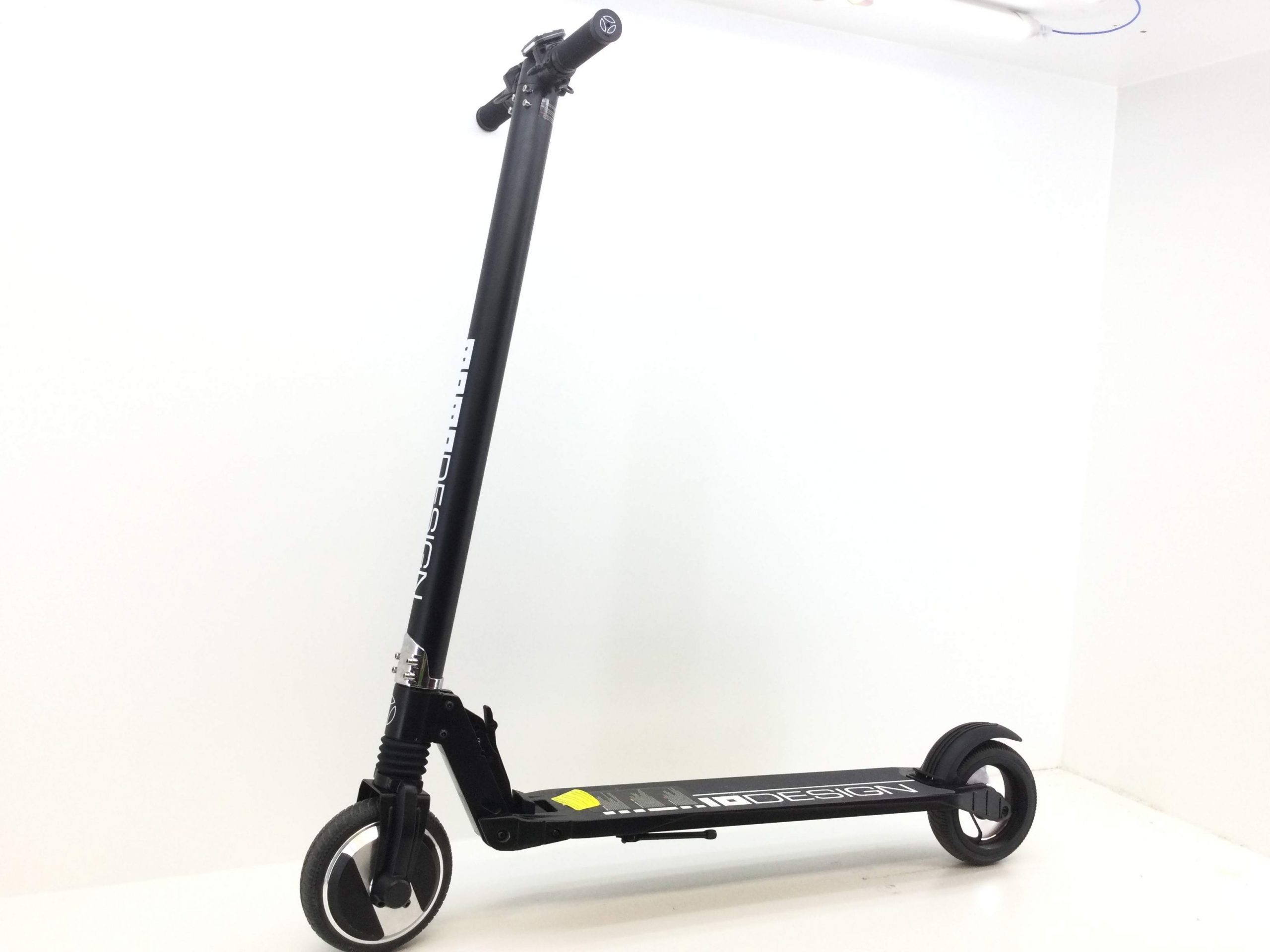 Patinete electrico marca MOMO