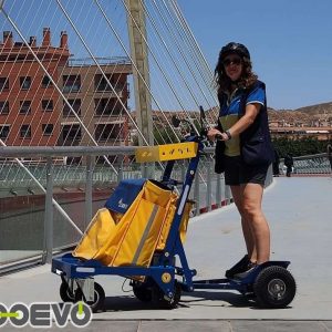 Repartidor en patinete eléctrico Madrid
