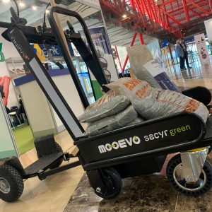 Patinete electrico para reparar baches