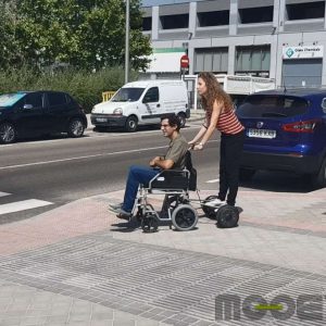Silla de ruedas con motor para acompañante